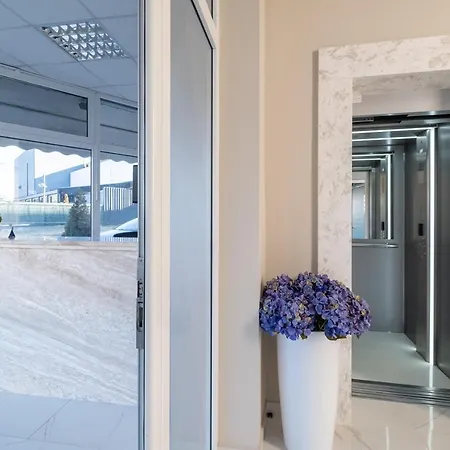 Blue Label House Apartmanhotel 3*